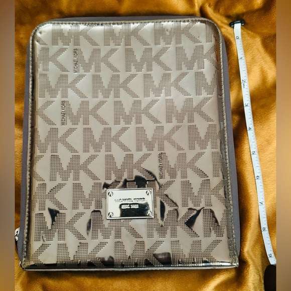 MICHAEL KORS iPad case - Picture 1 of 5